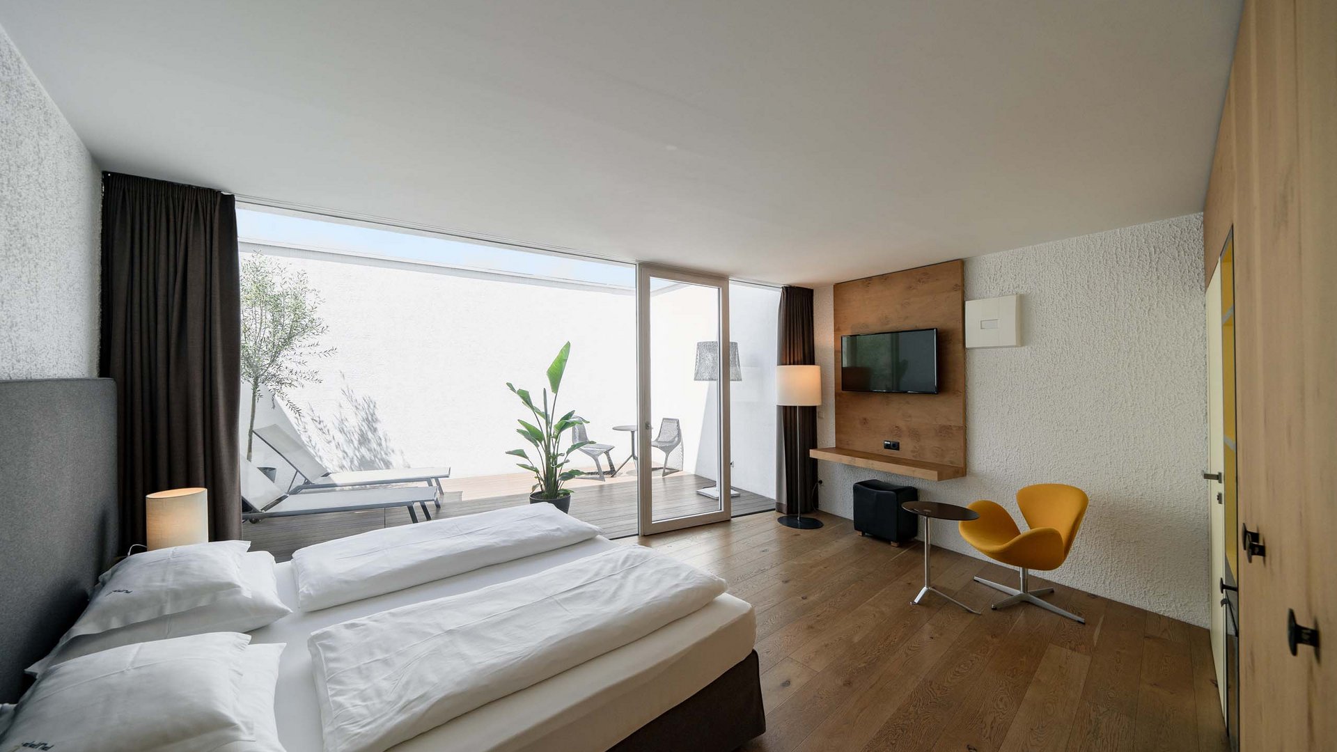 Sunny. Delicious. Soley. Sunny. Delicious. Soley.